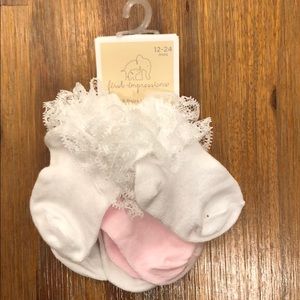 NWT - socks with ankle ruffles